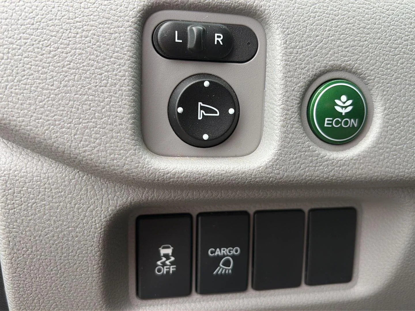 Used 2019 Lunar Silver Metallic Honda RTL image 8