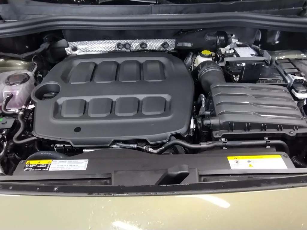 New 2026 Green Volkswagen 2.0T SEL R-Line Turbo image 9