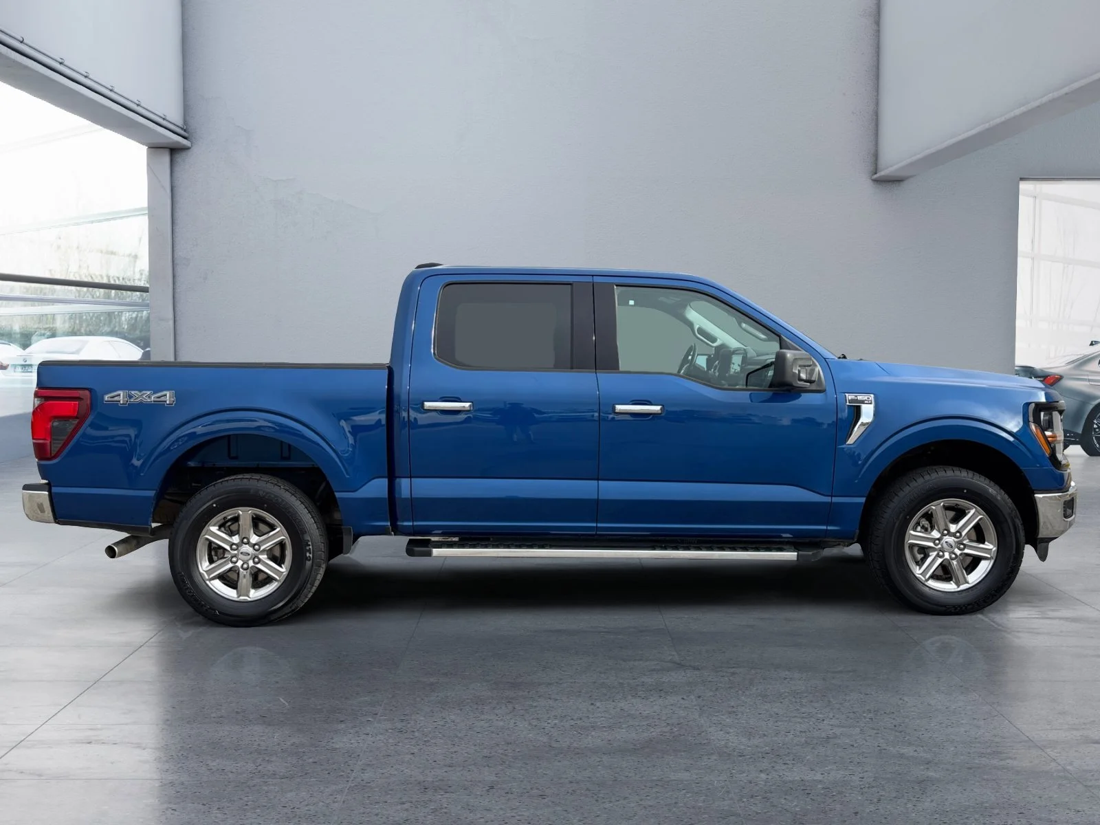 Used 2025 Blue Ford XLT image 6