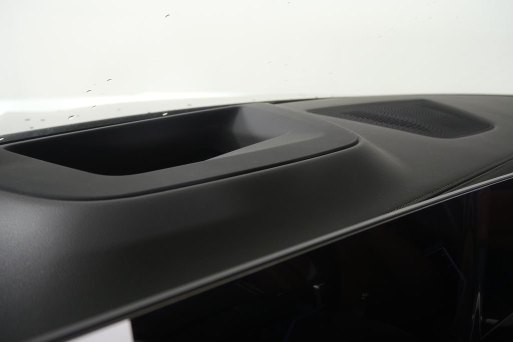 New 2026 Dravit Grey Metallic BMW xDrive40i image 18
