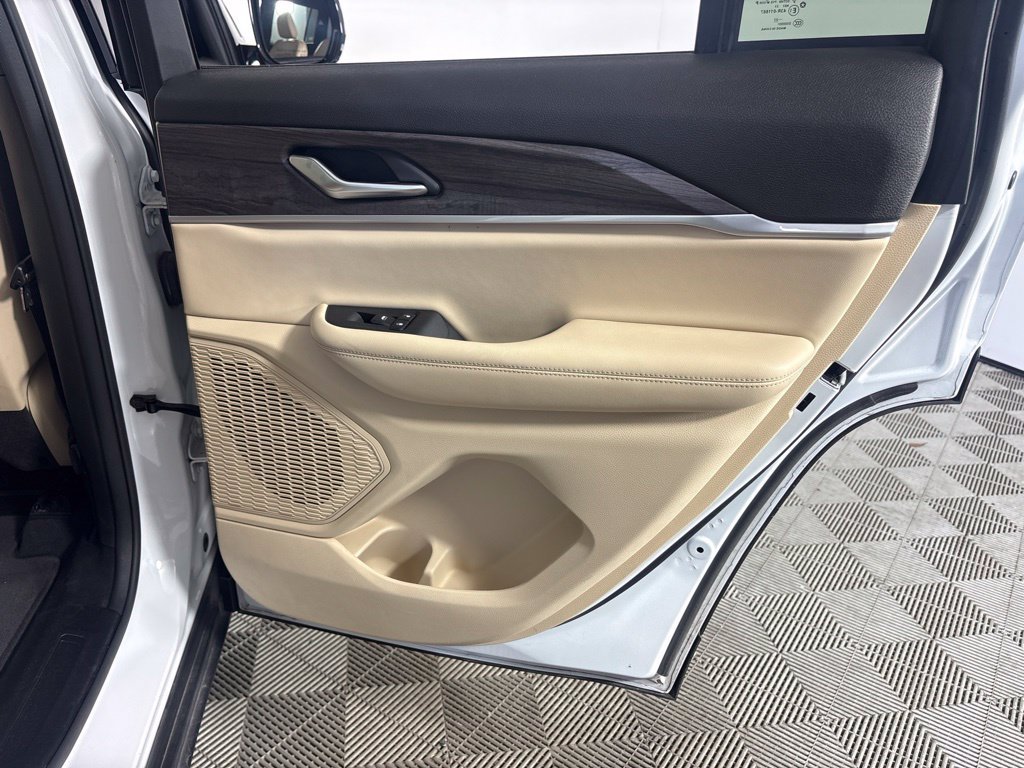Used 2024 White Jeep Limited image 20