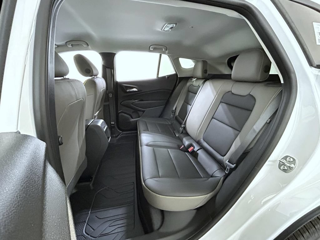 New 2026 Summit White Chevrolet ACTIV image 21