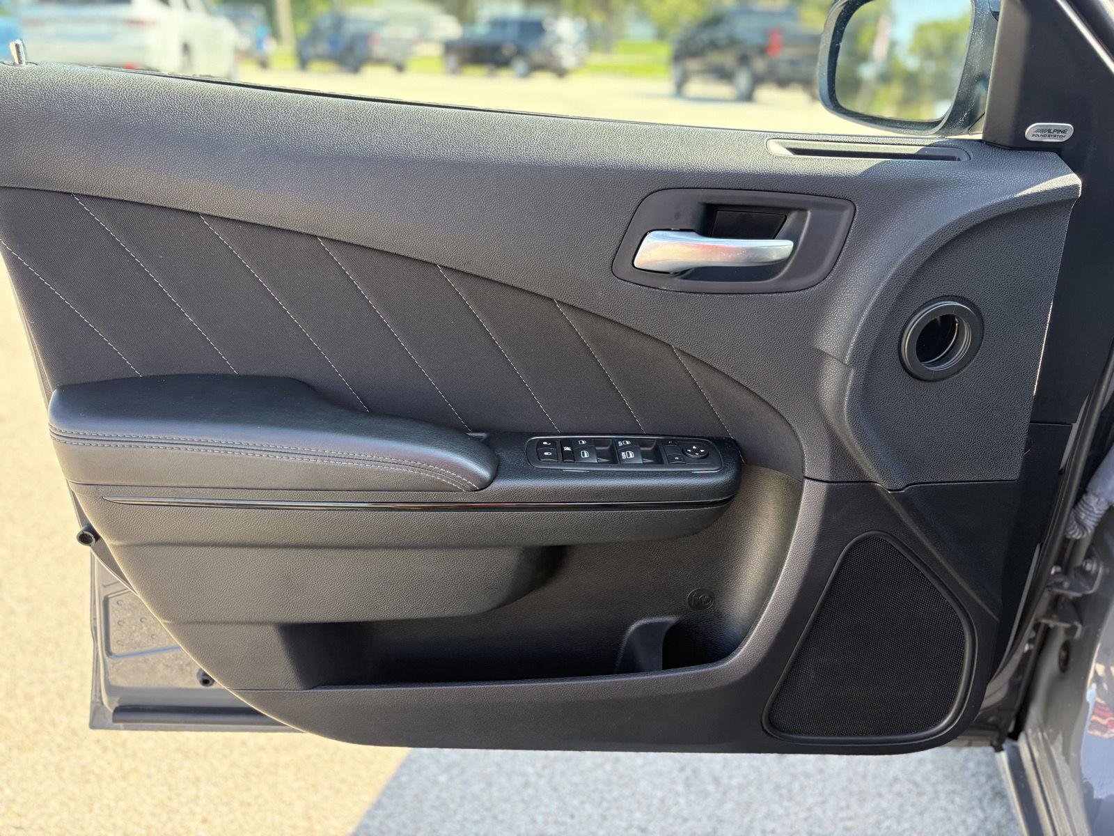 Used 2023 Destroyer Gray Clearcoat Dodge SXT image 28