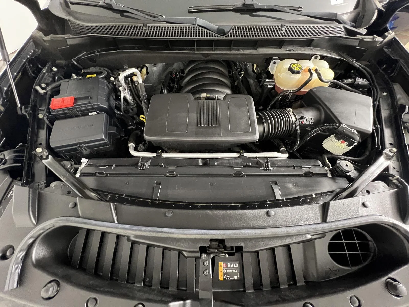 Used 2023 Black Chevrolet Premier image 24