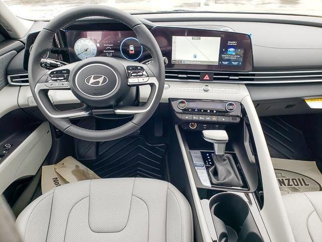 New 2025 Black Hyundai Limited image 19