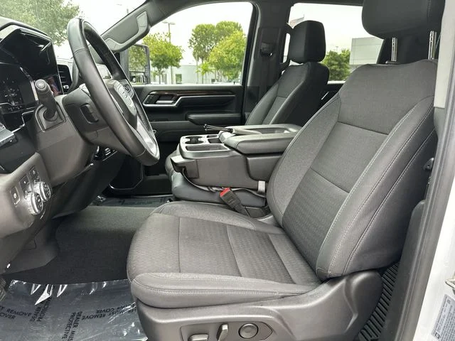 Used 2024 White GMC SLE image 11