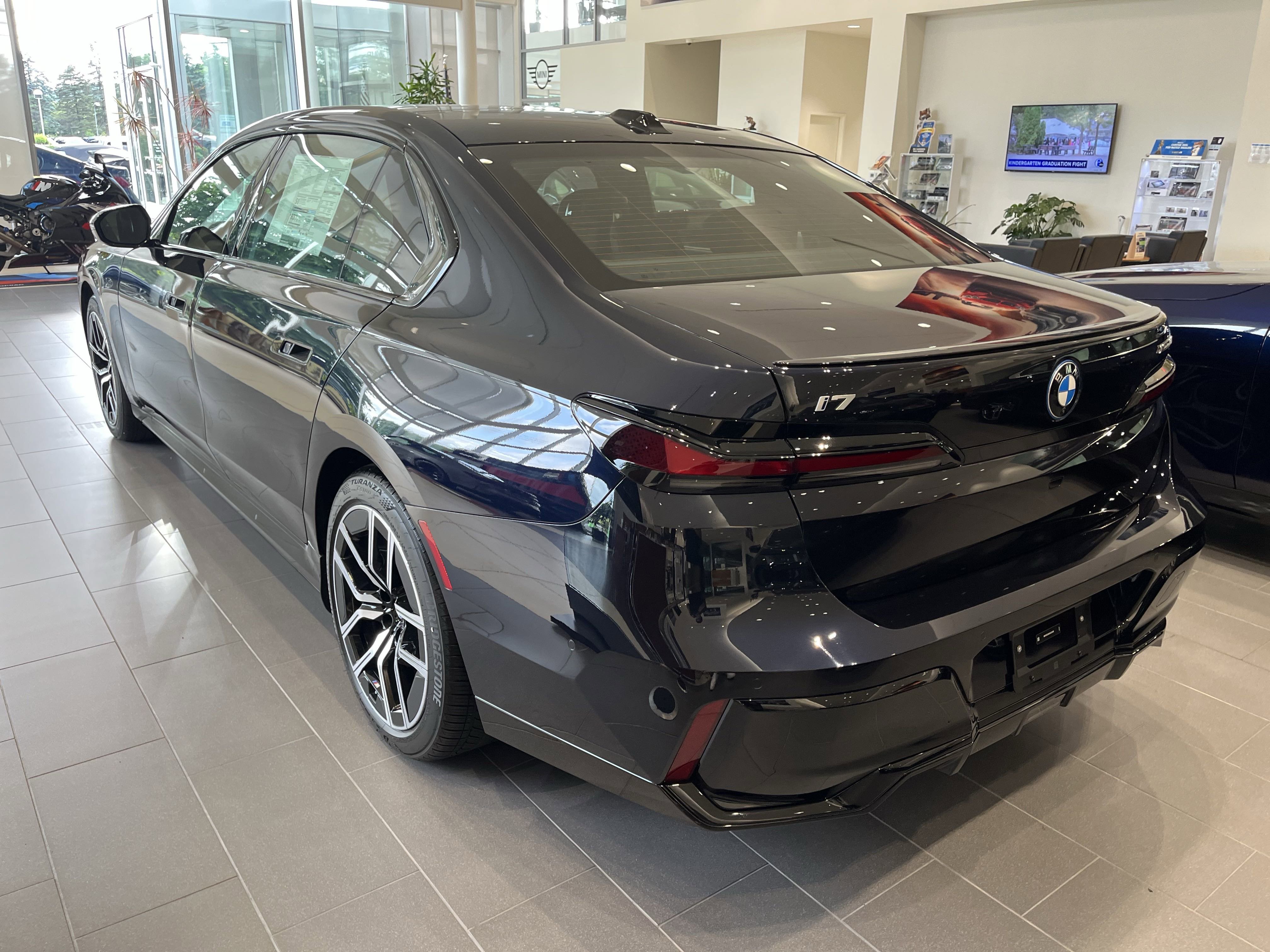 Used 2025 CARBON BLACK META BMW xDrive60 image 6
