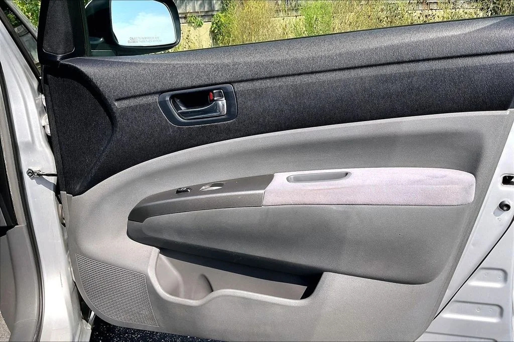 Used 2008 Silver Toyota Base image 23