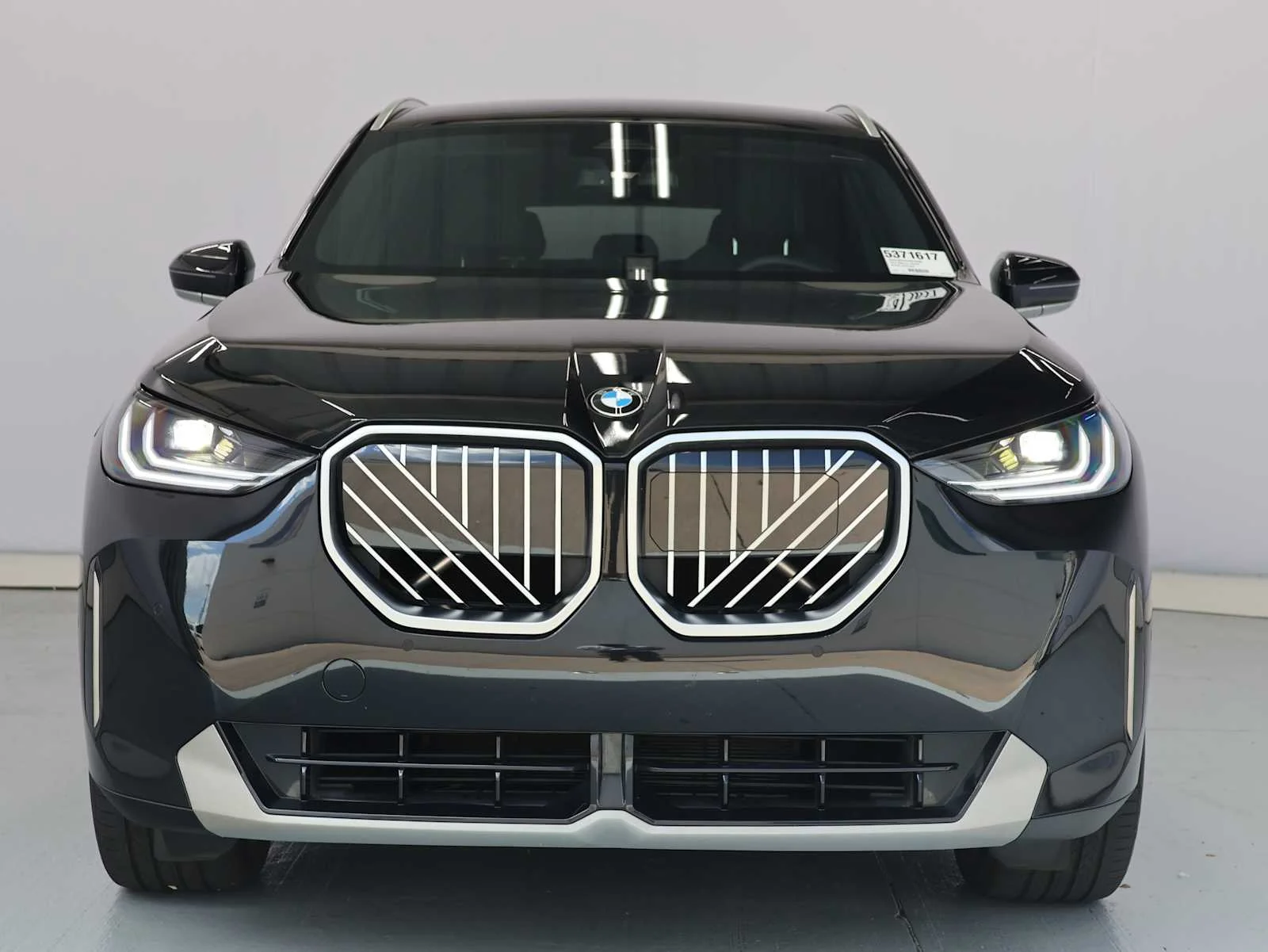 Certified Used 2025 Black Sapphire Metallic BMW 30 xDrive image 2