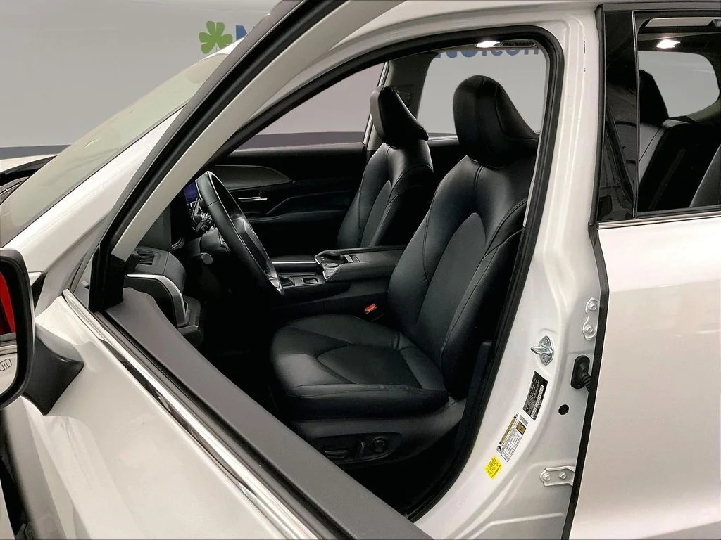 Used 2025 Beige Toyota XLE image 29