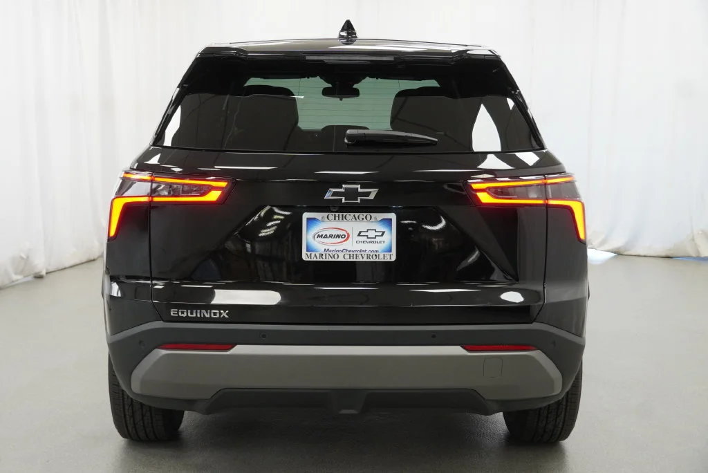 New 2027 Mosaic Black Metallic Chevrolet LT image 15