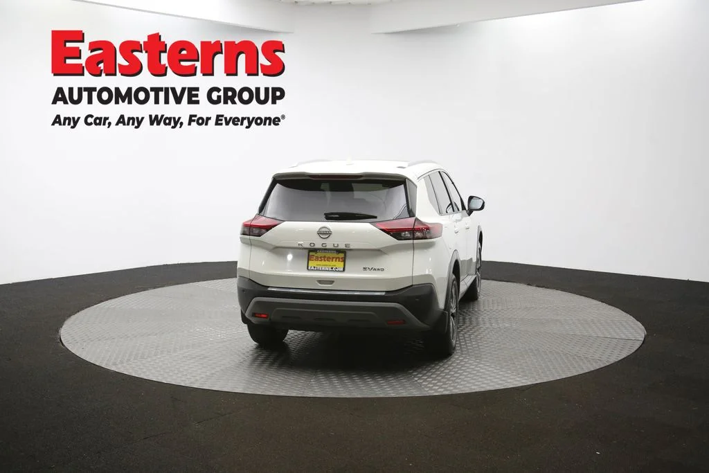Used 2022 White Nissan SV image 40