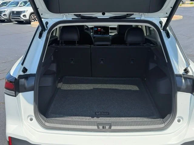 New 2026 White Volkswagen 2.0T SE image 4