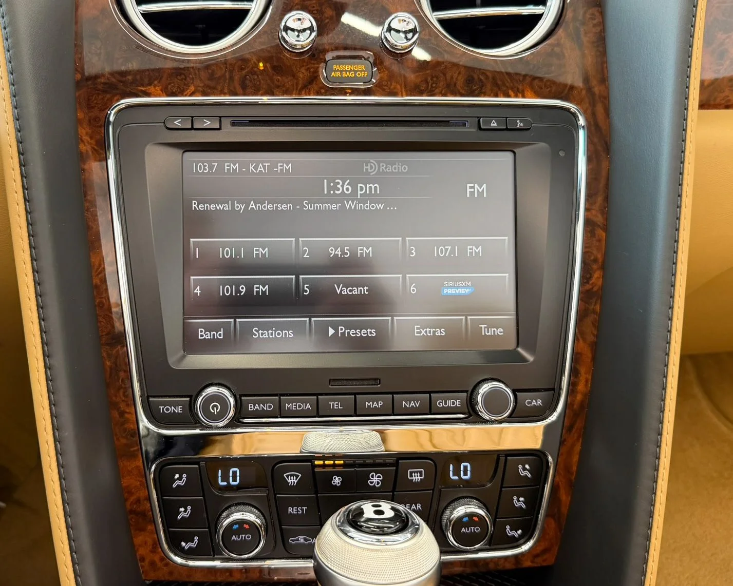 Used 2014 Black Bentley Base image 23