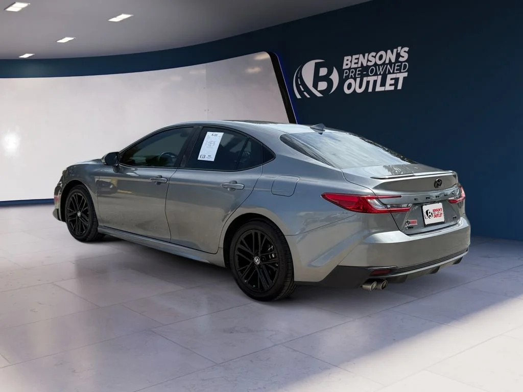 Used 2025  Toyota SE image 3
