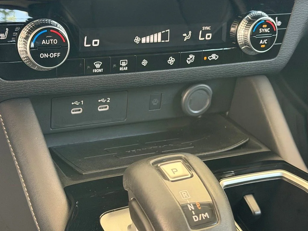 Used 2025 Black Mitsubishi SE image 49