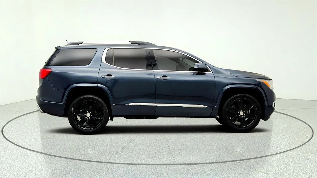 Used 2019 Dark Sky Metallic GMC AWD 4dr Denali w/ Technology Pkg & Dual Sunroof image 4