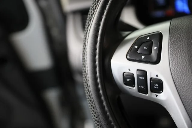 Used 2014 Silver Ford SEL image 4