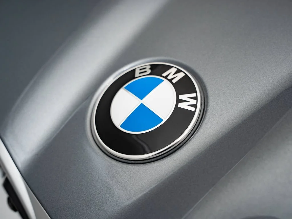 New 2027 Skyscraper Grey Metallic BMW xDrive28i image 3