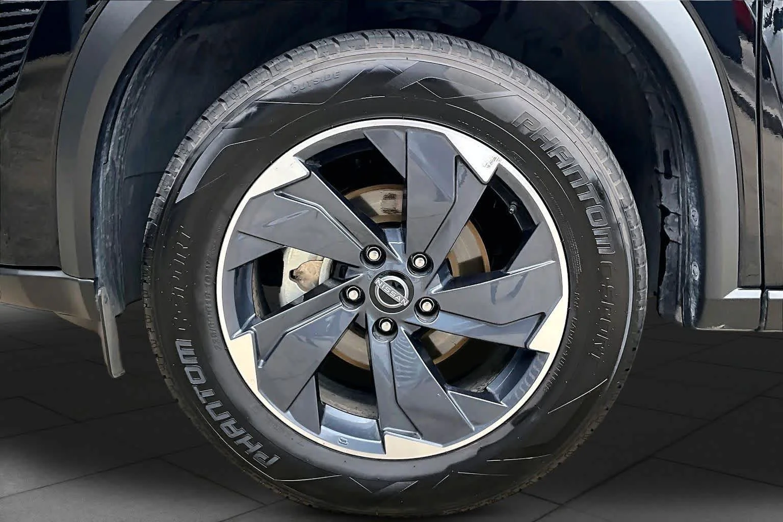 Used 2025 Super Black Nissan SV image 10