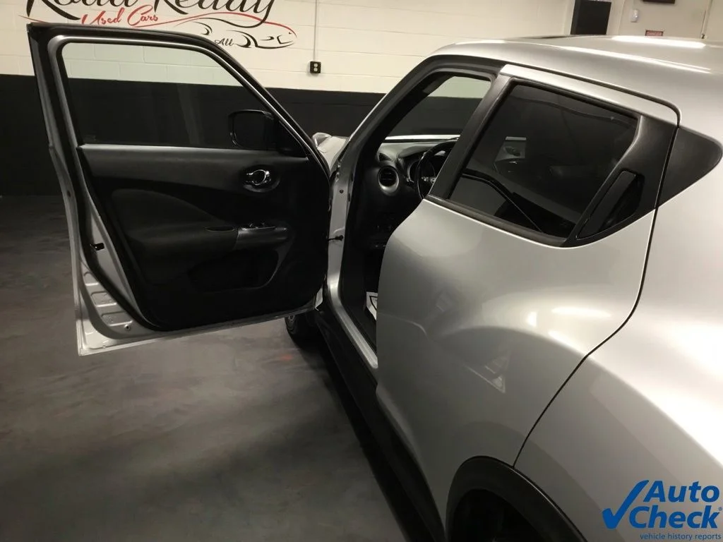 Used 2017 Silver Nissan SV image 19