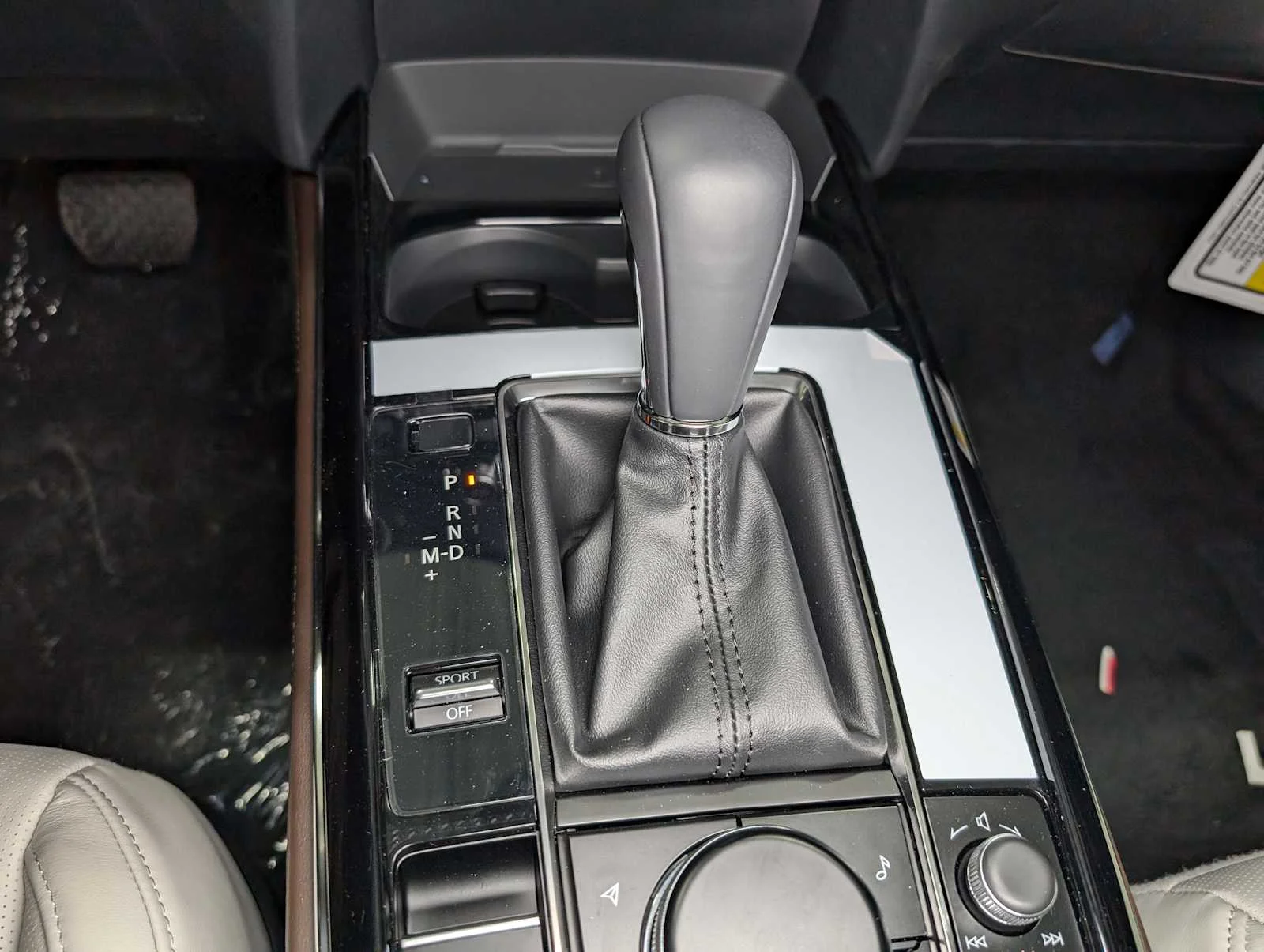 2025 Mazda CX-30 Premium - Photo 28