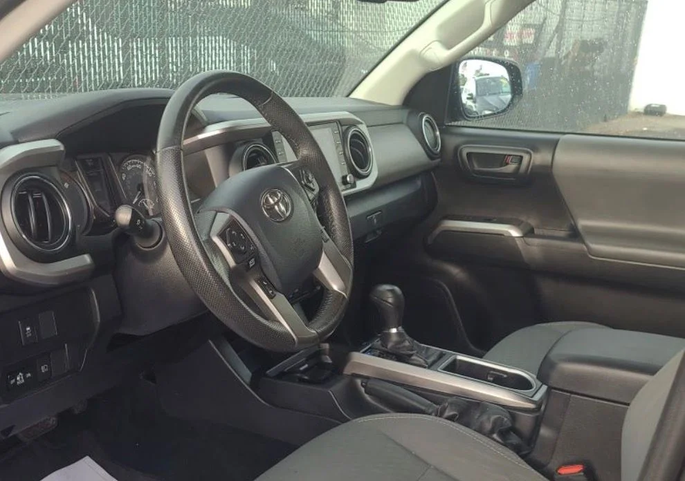 Used 2020 Gray Toyota SR5 image 10
