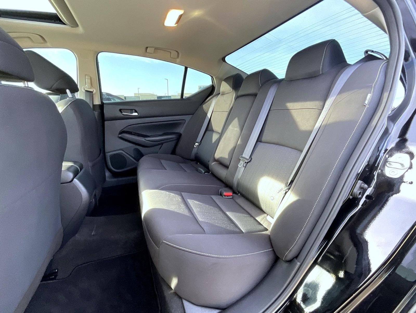 Used 2022 Black Nissan 2.5 SV image 19