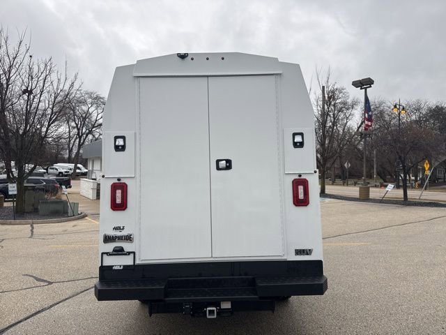 New 2025 Summit White Chevrolet 1WT image 5