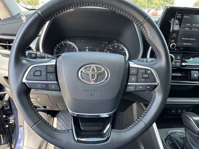 Used 2021  Toyota XLE image 12