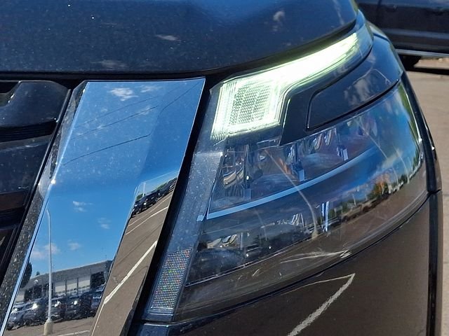 Used 2024 Black Nissan S image 7