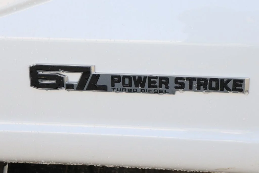 New 2025 Oxford White Ford F-550® XL image 19