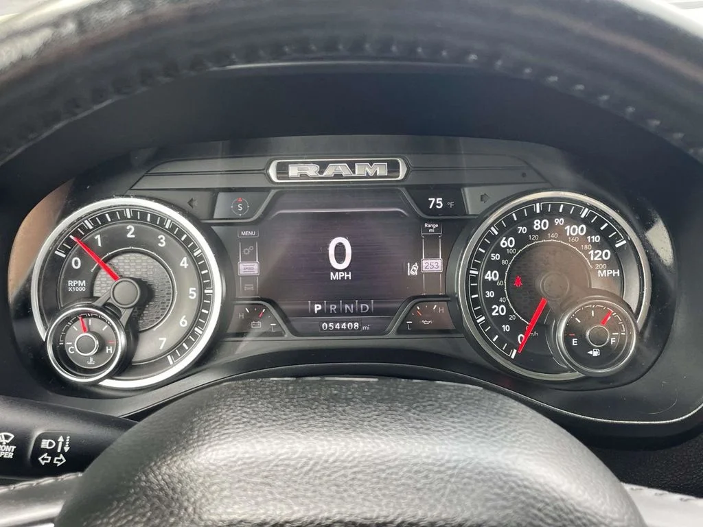 Used 2021 Silver Ram Laramie image 29