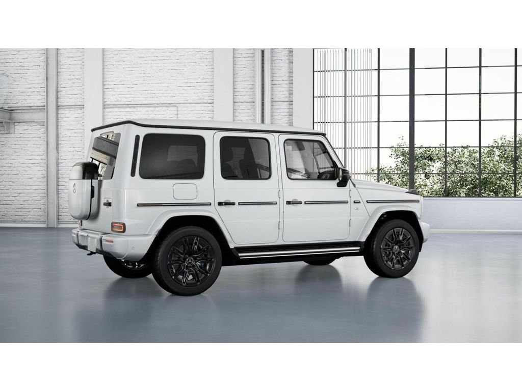 Used 2025 MANUFAKTUR Moonlight White Magno Mercedes-Benz G 580 image 19