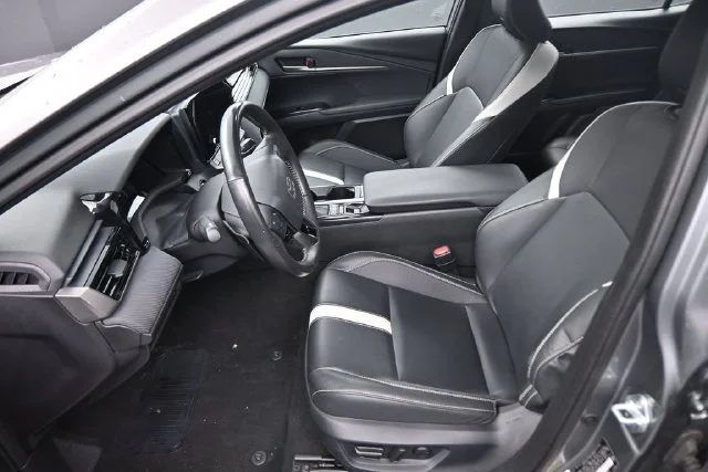 Used 2025  Toyota SE image 22