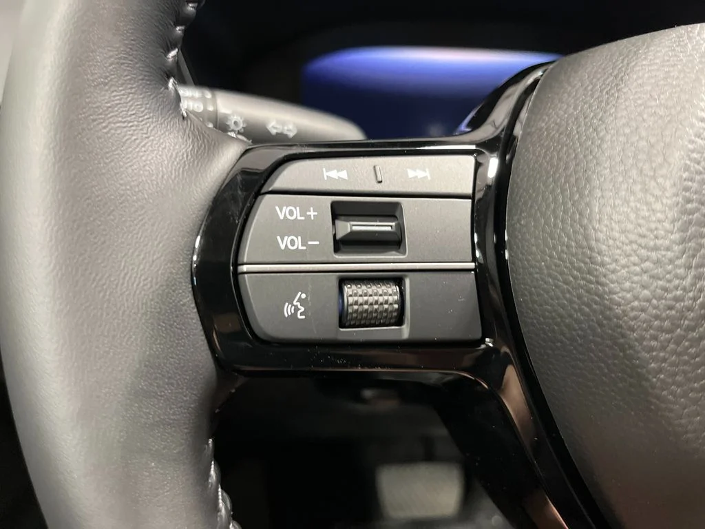 New 2026 PLATINUM WHITE PEARL Honda EX-L image 17