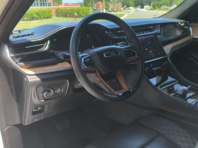 Used 2022 White Jeep Summit Reserve image 29