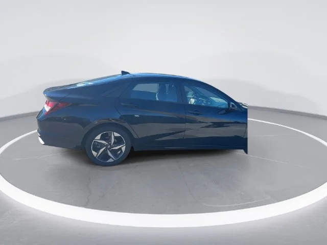 Used 2023 Black Hyundai SEL image 7