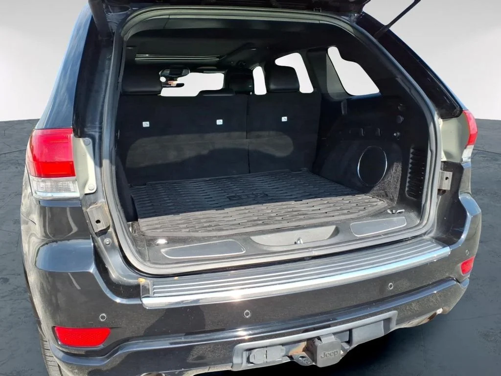 Used 2018 Black Jeep Overland image 8