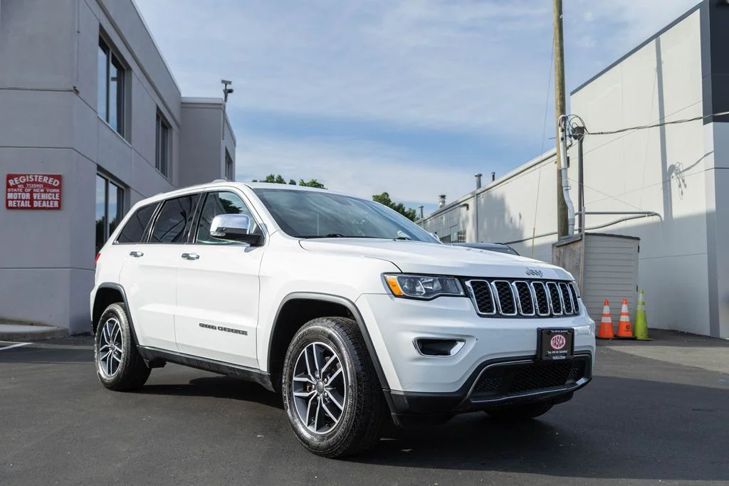 Used 2019 White Jeep Limited image 8