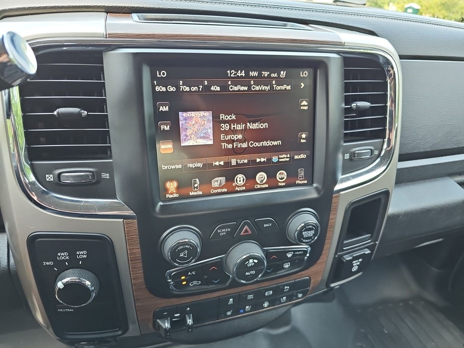 Used 2015 Bright Silver Metallic Clearcoat Ram Laramie image 19