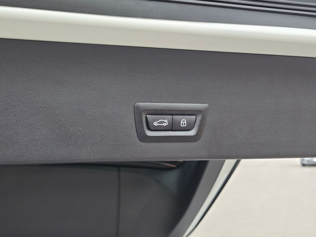Used 2026 Alpine White BMW 30 xDrive image 12