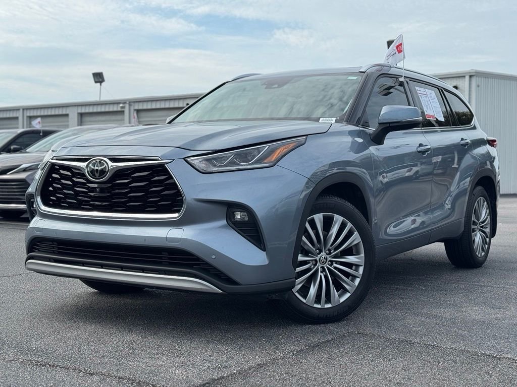 Used 2021  Toyota Platinum image 6