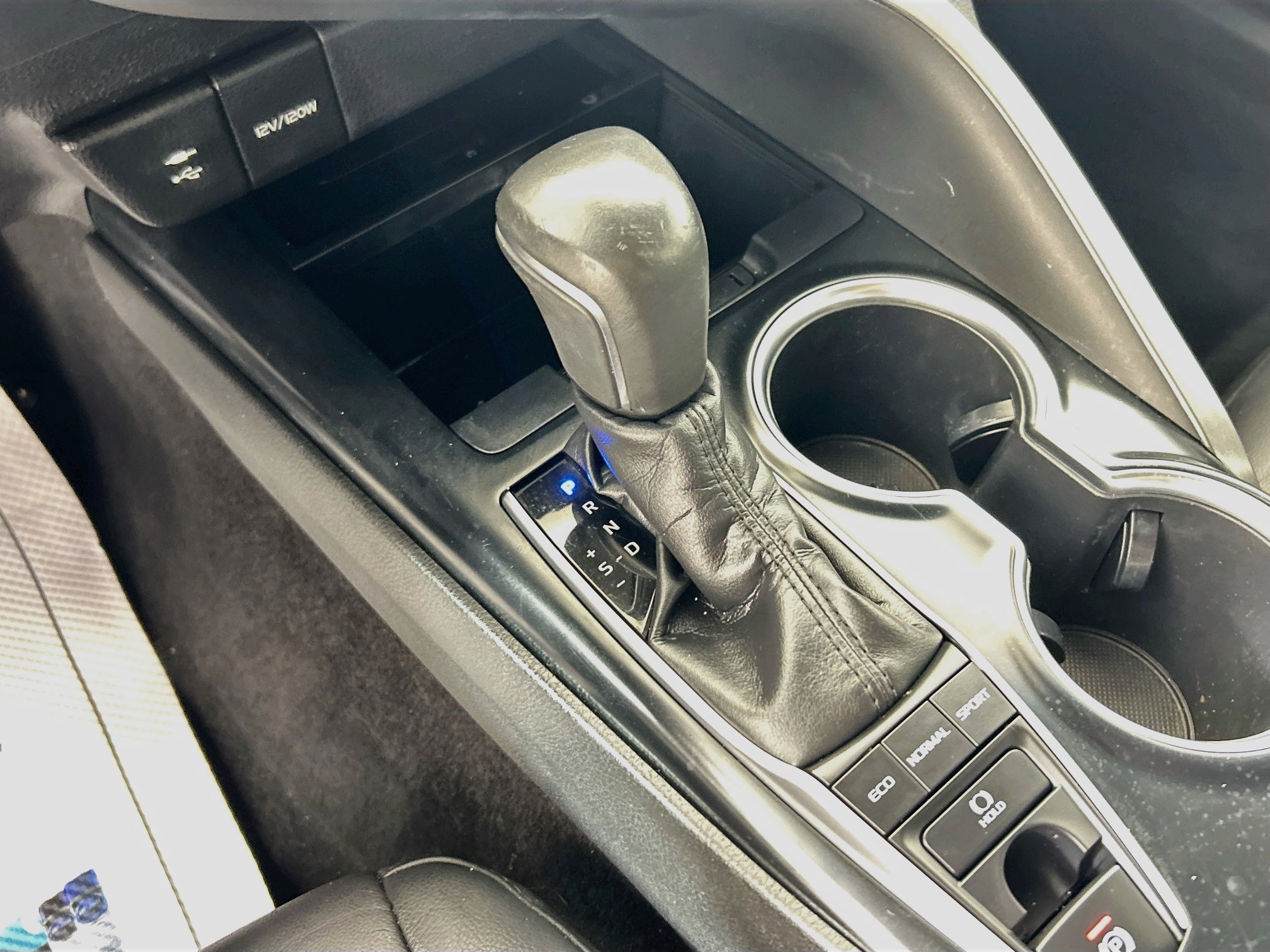 Used 2018 Wind Chill Pearl Toyota XLE image 16