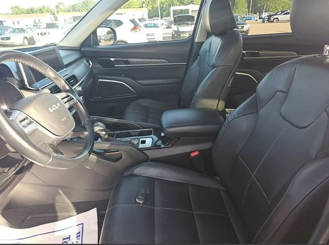 Used 2022 Purple Kia SX image 3
