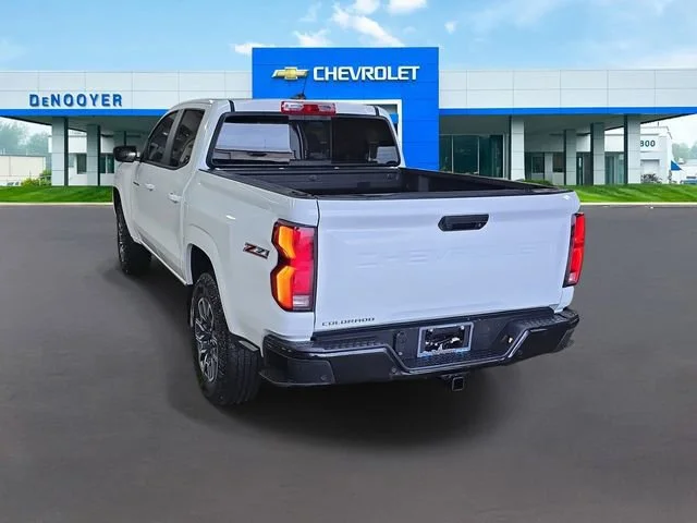 2026 Chevrolet Colorado Z71 - Photo 10