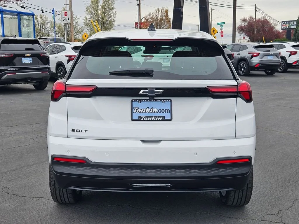 New 2027 Summit White Chevrolet LT image 5