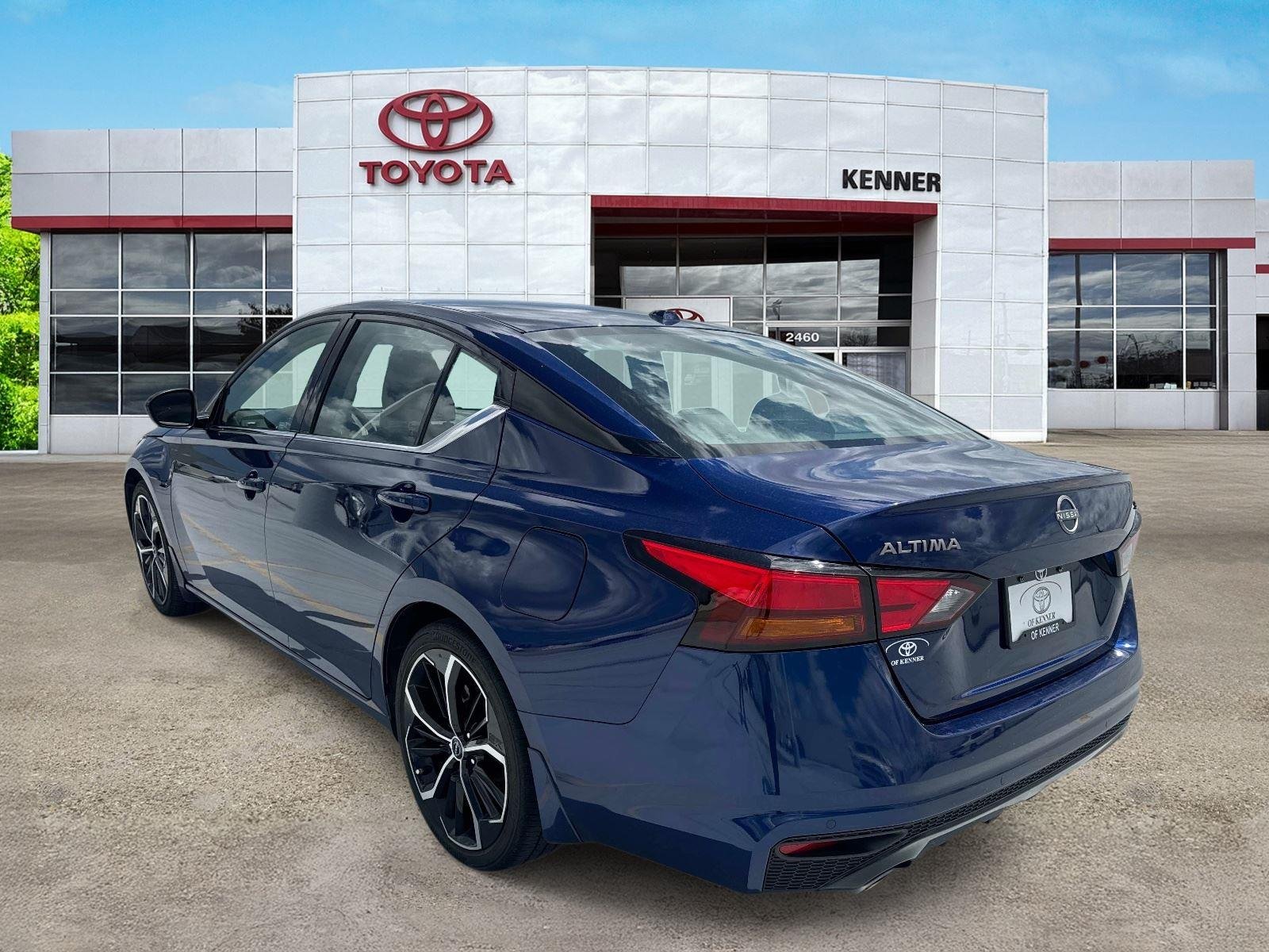 Used 2024 Deep Blue Pearl Nissan 2.5 SR image 4