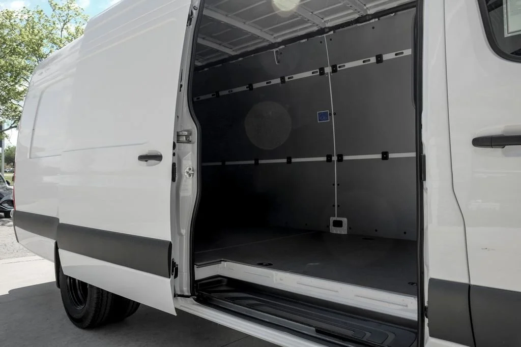 New 2026 Arctic White Mercedes-Benz Cargo 170 WB image 40