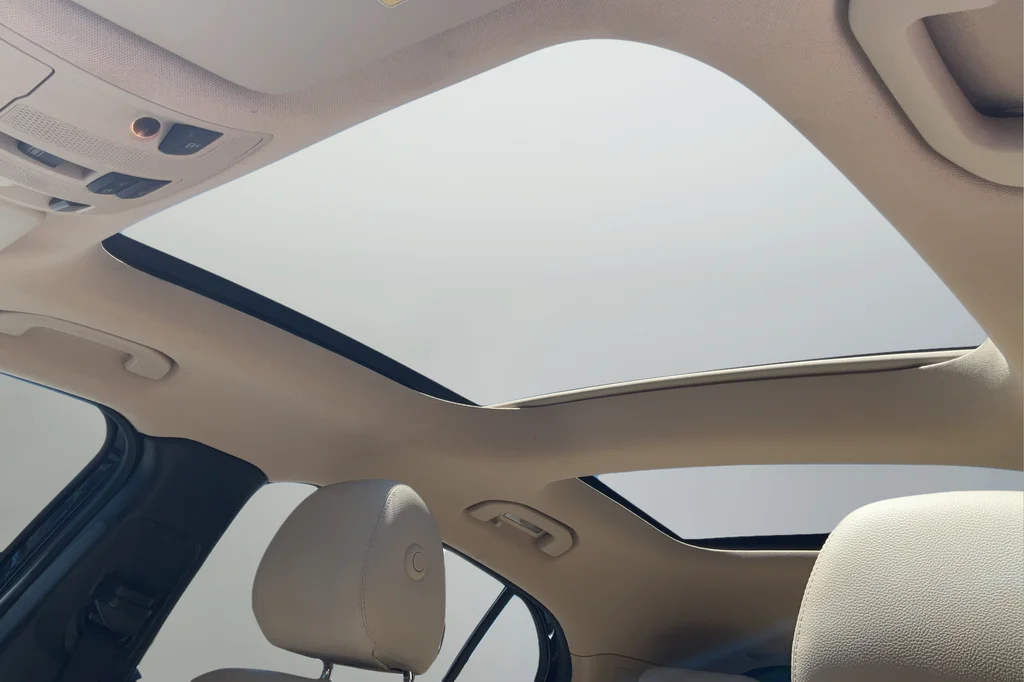 Used 2019 Blue Mercedes-Benz GLA 250 image 17